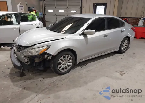 2017 Nissan Altima 2.5 S z USA, uszkodzony, nr VIN 1N4AL3AP8HC162192